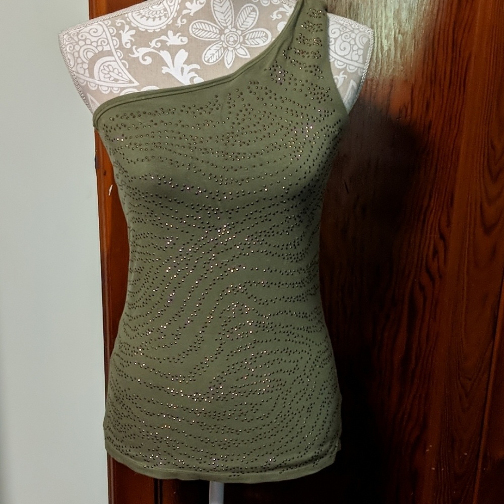 One shoulder top